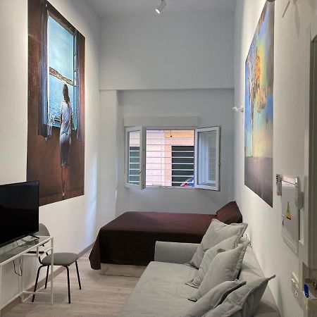 Golondrinas De Malaga "Apartamentos Con Mucho Arte" Y Terraza Solarium En Coliving Esterno foto