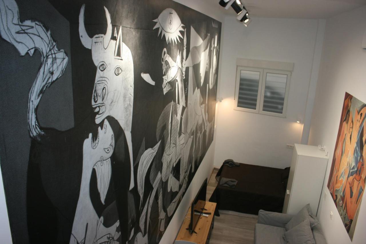 Golondrinas De Malaga "Apartamentos Con Mucho Arte" Y Terraza Solarium En Coliving Esterno foto