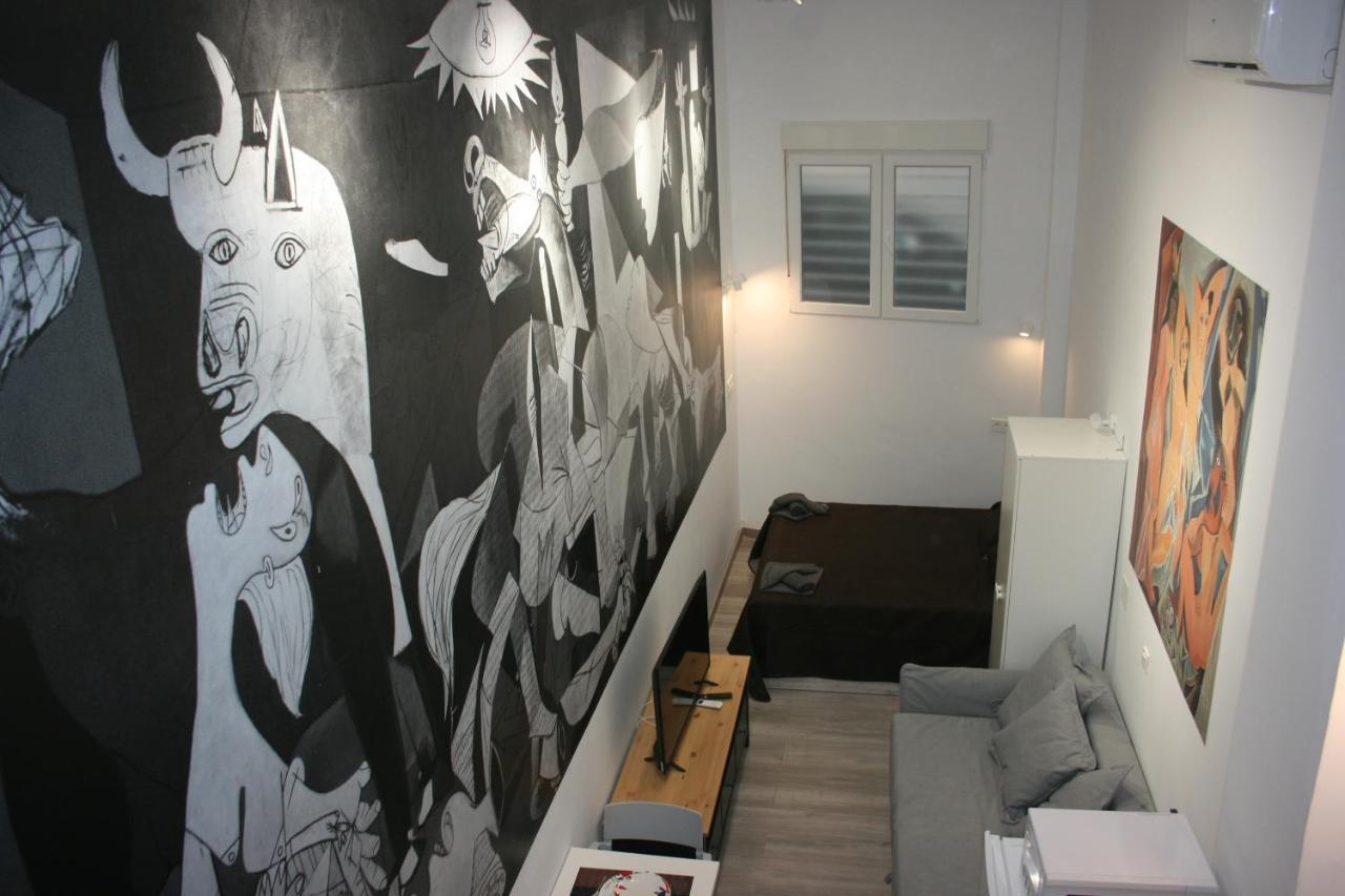 Golondrinas De Malaga "Apartamentos Con Mucho Arte" Y Terraza Solarium En Coliving Esterno foto