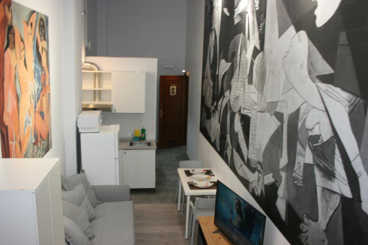 Golondrinas De Malaga "Apartamentos Con Mucho Arte" Y Terraza Solarium En Coliving Esterno foto