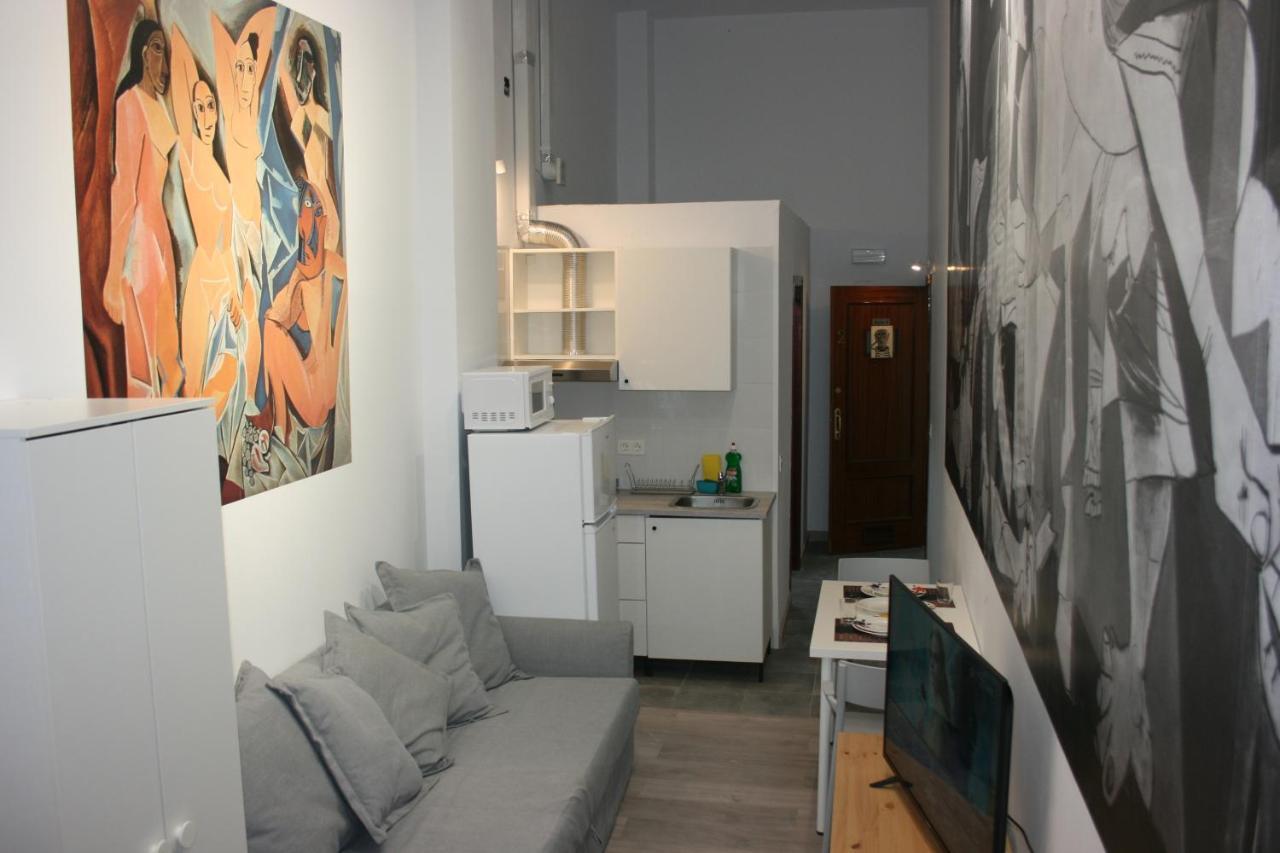 Golondrinas De Malaga "Apartamentos Con Mucho Arte" Y Terraza Solarium En Coliving Esterno foto