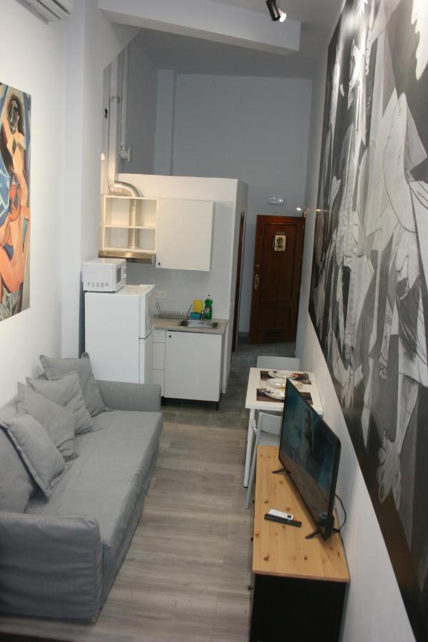 Golondrinas De Malaga "Apartamentos Con Mucho Arte" Y Terraza Solarium En Coliving Esterno foto