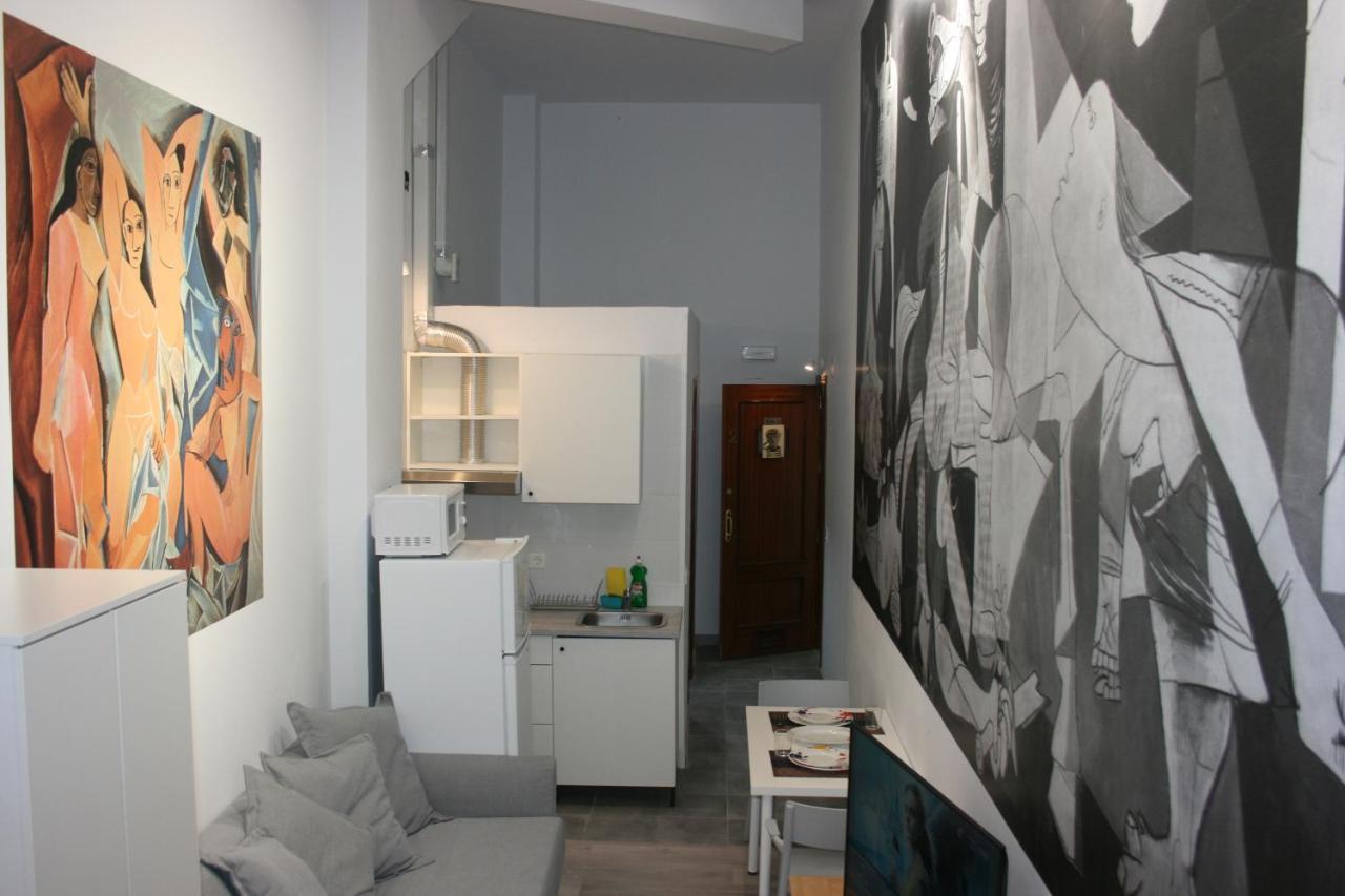 Golondrinas De Malaga "Apartamentos Con Mucho Arte" Y Terraza Solarium En Coliving Esterno foto