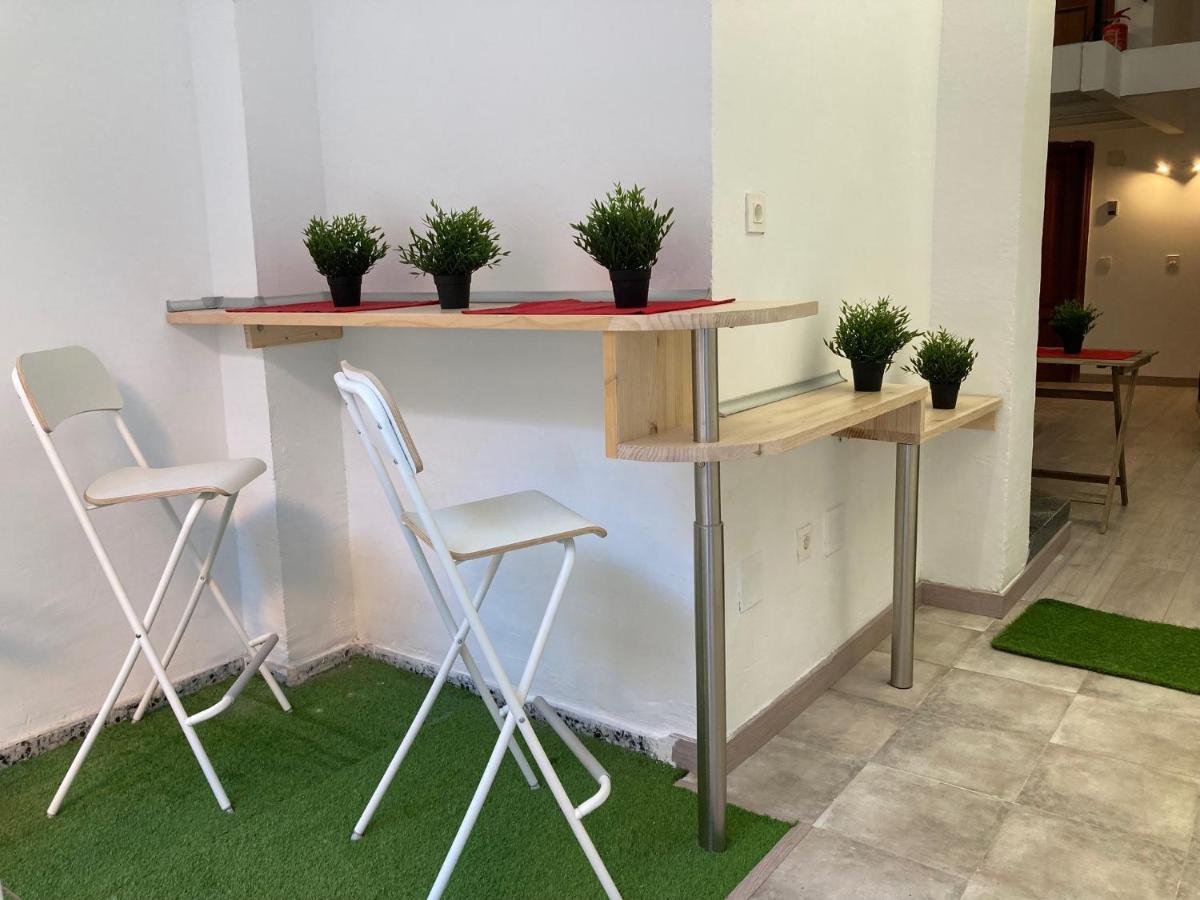 Golondrinas De Malaga "Apartamentos Con Mucho Arte" Y Terraza Solarium En Coliving Esterno foto