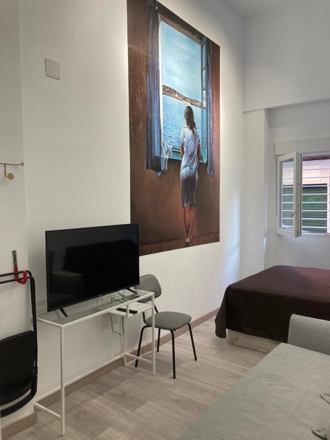Golondrinas De Malaga "Apartamentos Con Mucho Arte" Y Terraza Solarium En Coliving Esterno foto