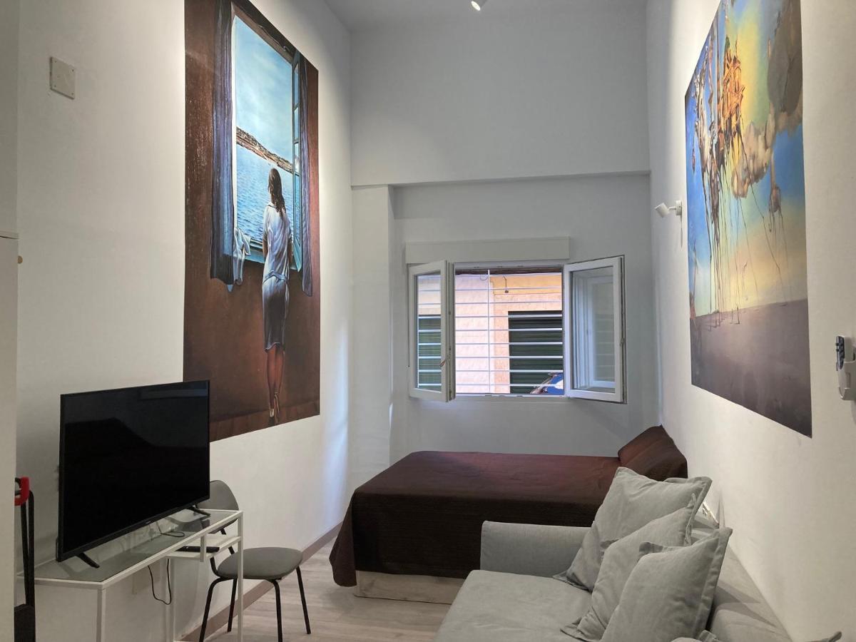 Golondrinas De Malaga "Apartamentos Con Mucho Arte" Y Terraza Solarium En Coliving Esterno foto