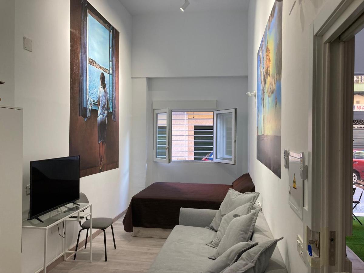Golondrinas De Malaga "Apartamentos Con Mucho Arte" Y Terraza Solarium En Coliving Esterno foto