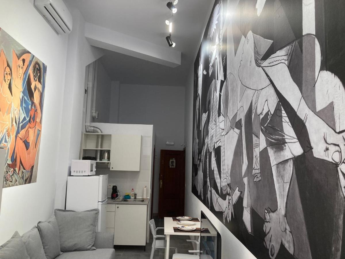 Golondrinas De Malaga "Apartamentos Con Mucho Arte" Y Terraza Solarium En Coliving Esterno foto